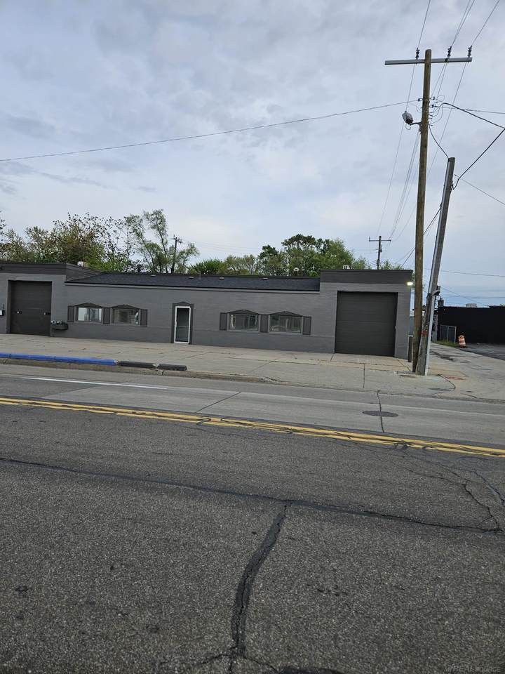32 10 Mile Road - Photo 1