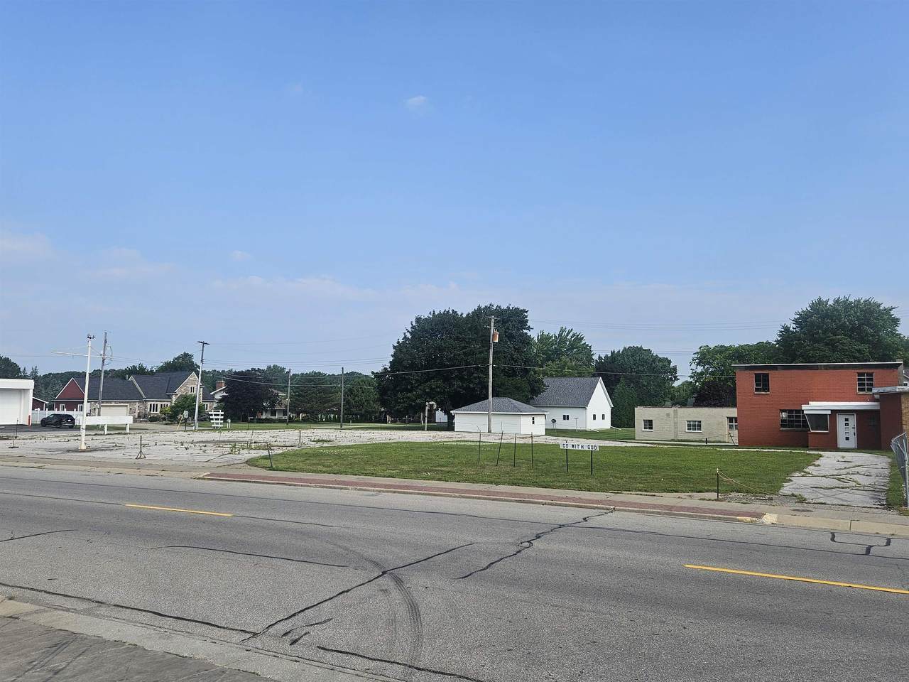 9978 Saginaw - Photo 1