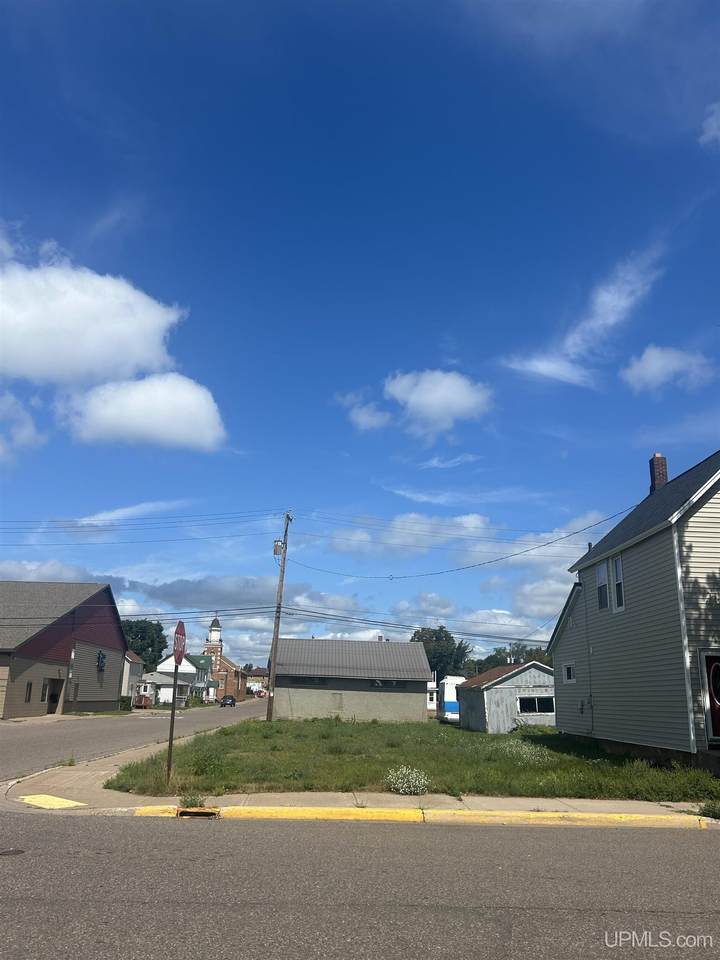 401 Cleveland - Photo 1