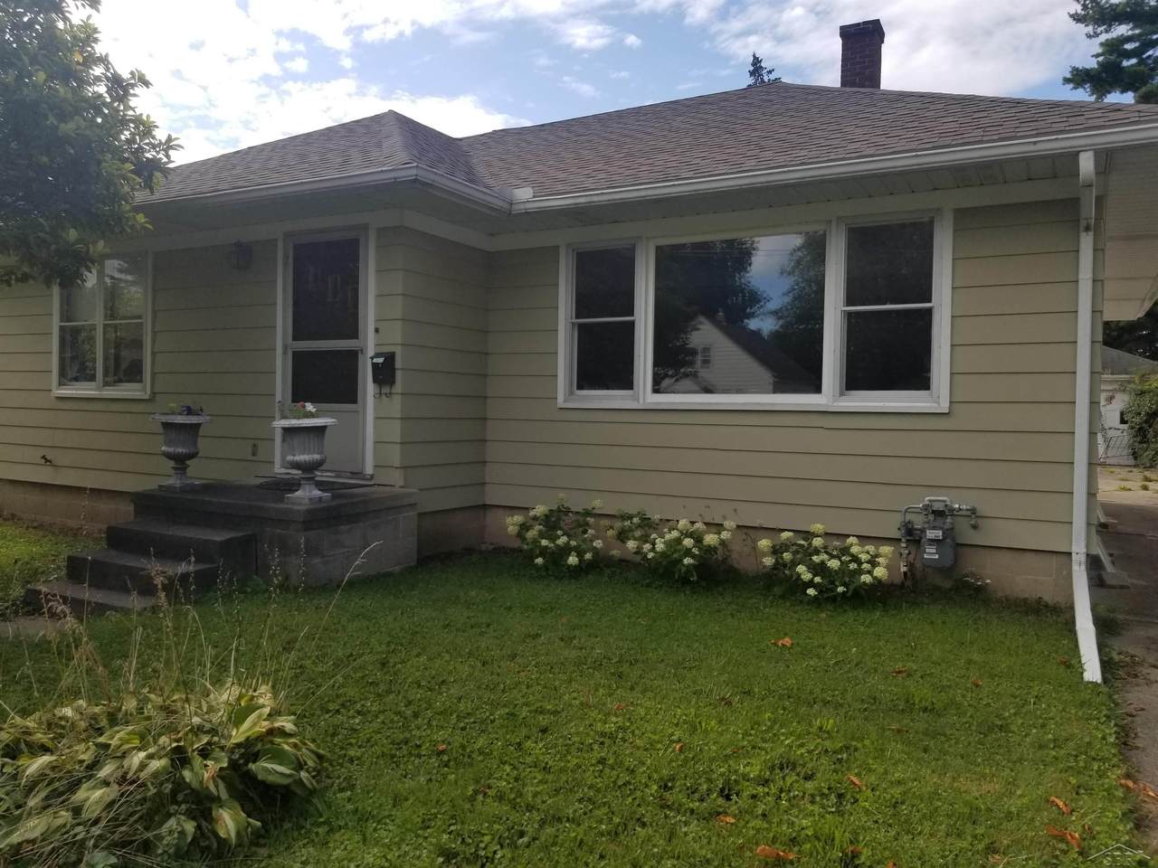 1521 Chestnut - Photo 1