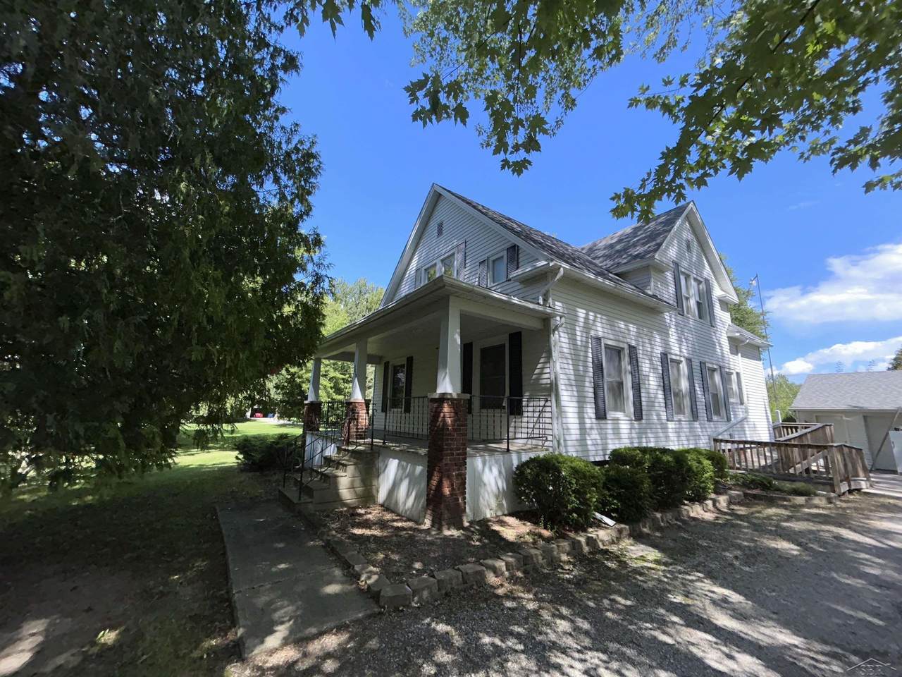 4810 Mackinaw - Photo 1