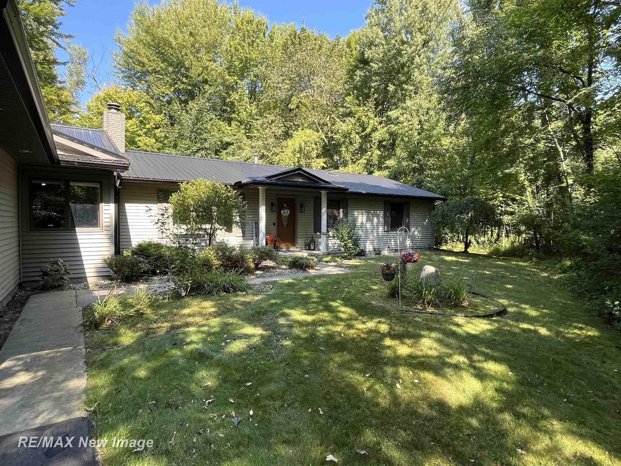 600 Maplewood - Photo 1