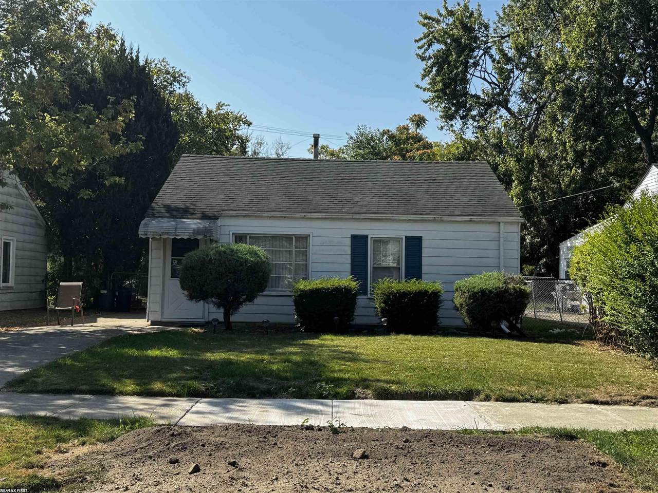 18996 Roscommon - Photo 1