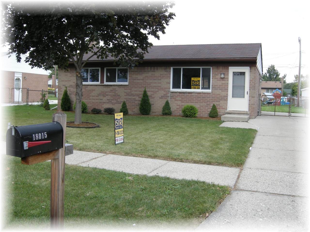 18015 Edgefield - Photo 1