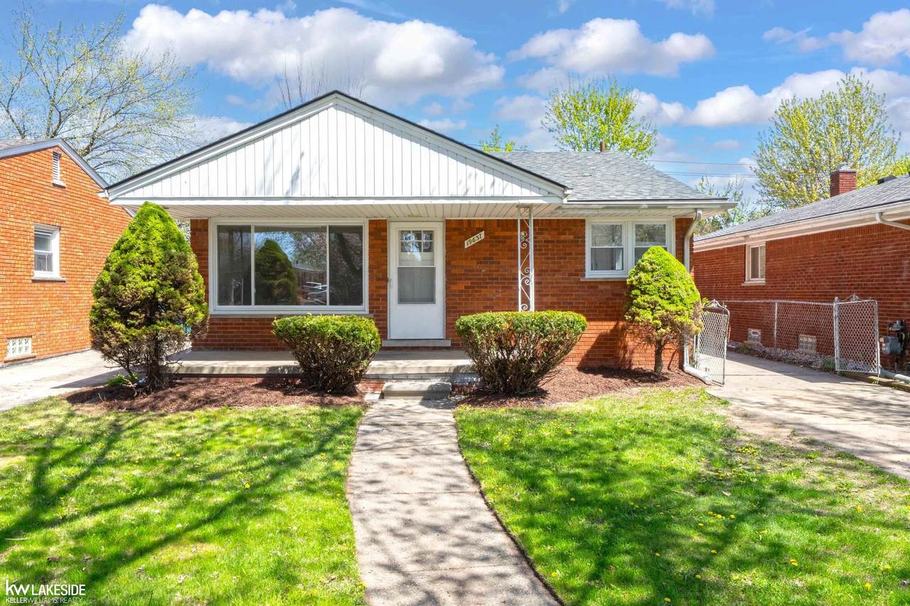 19637 Country Club - Photo 1