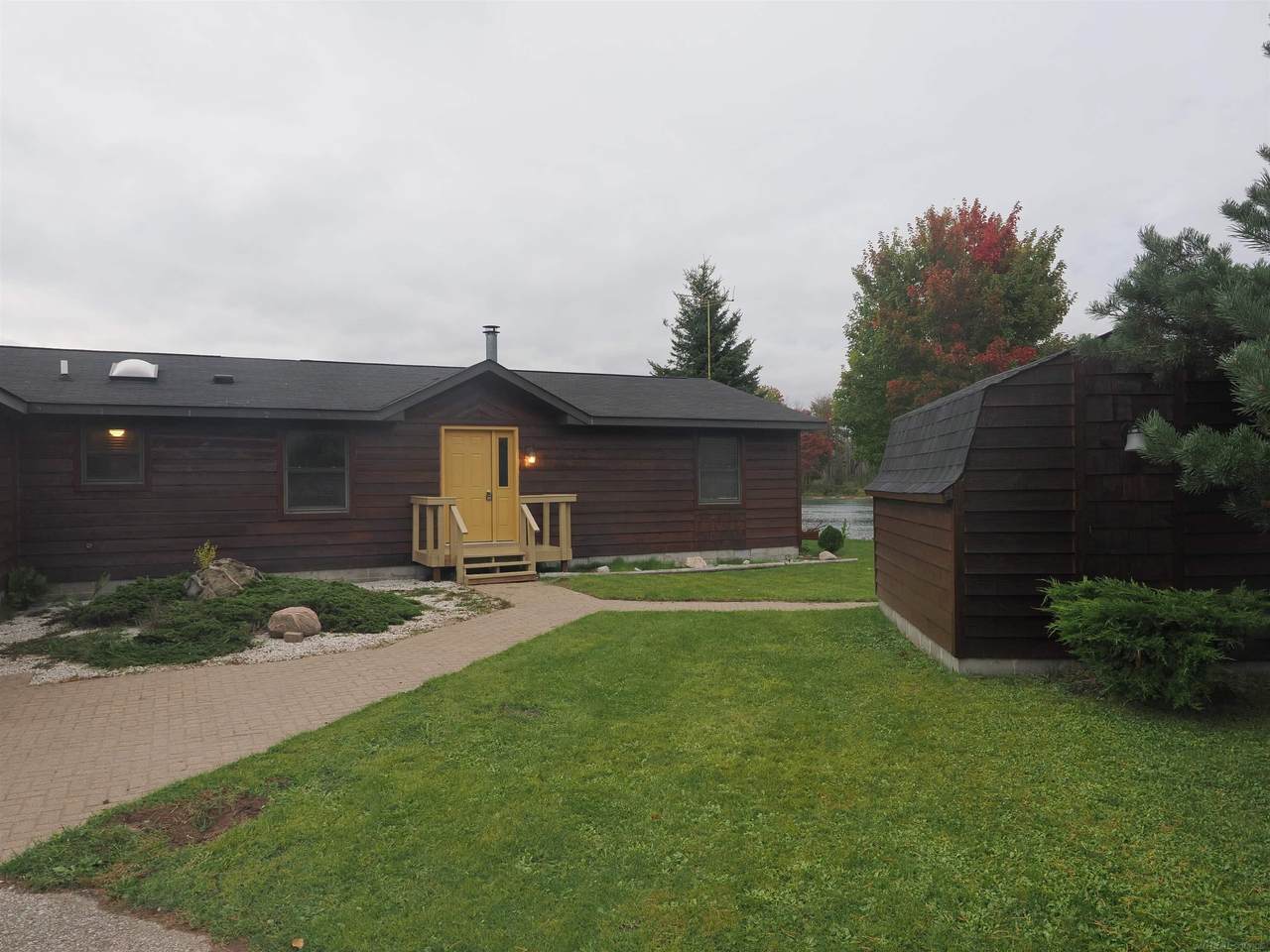 2039 Riverside - Photo 1