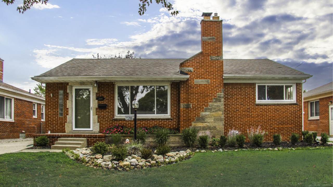 23280 Clairwood - Photo 1