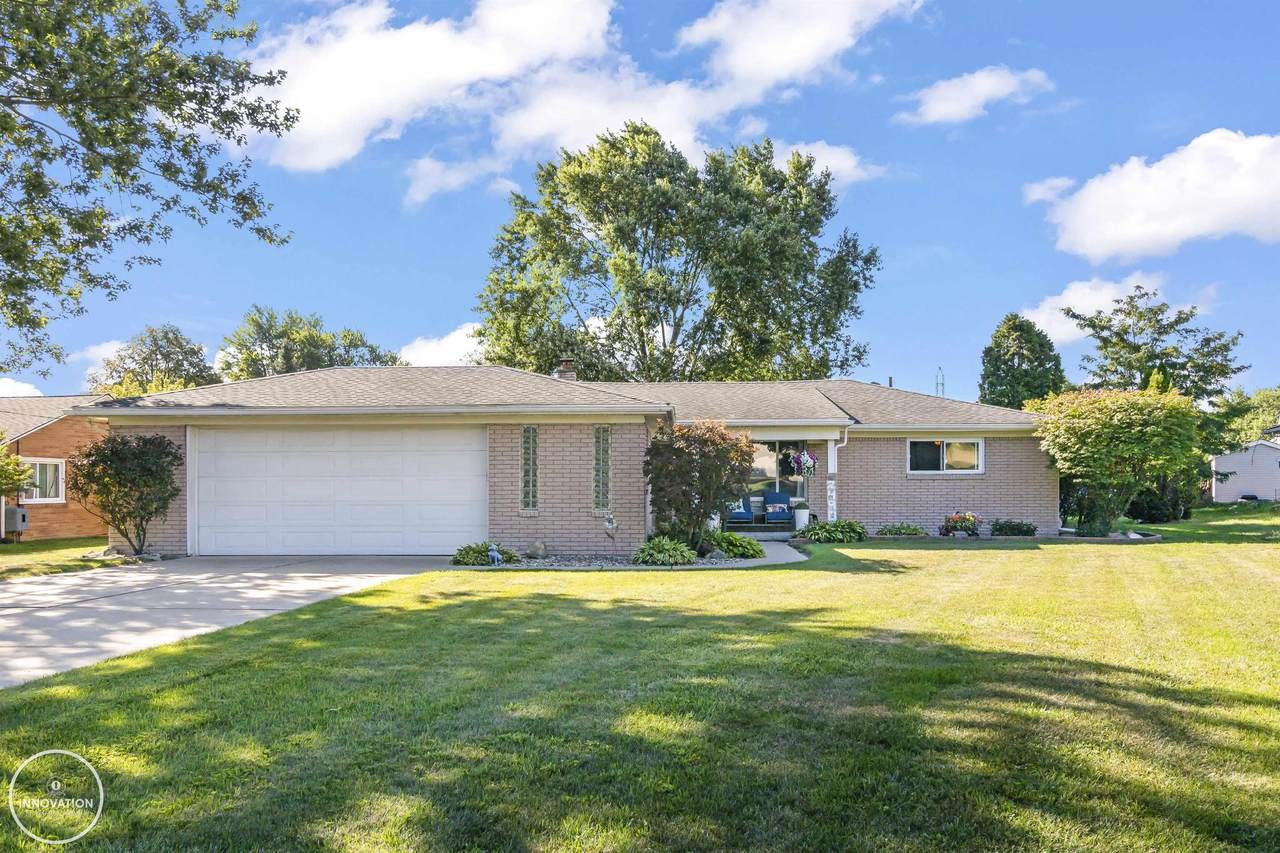 2490 Chicago - Photo 1