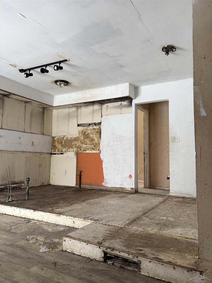 6104 Hilton - Photo 1