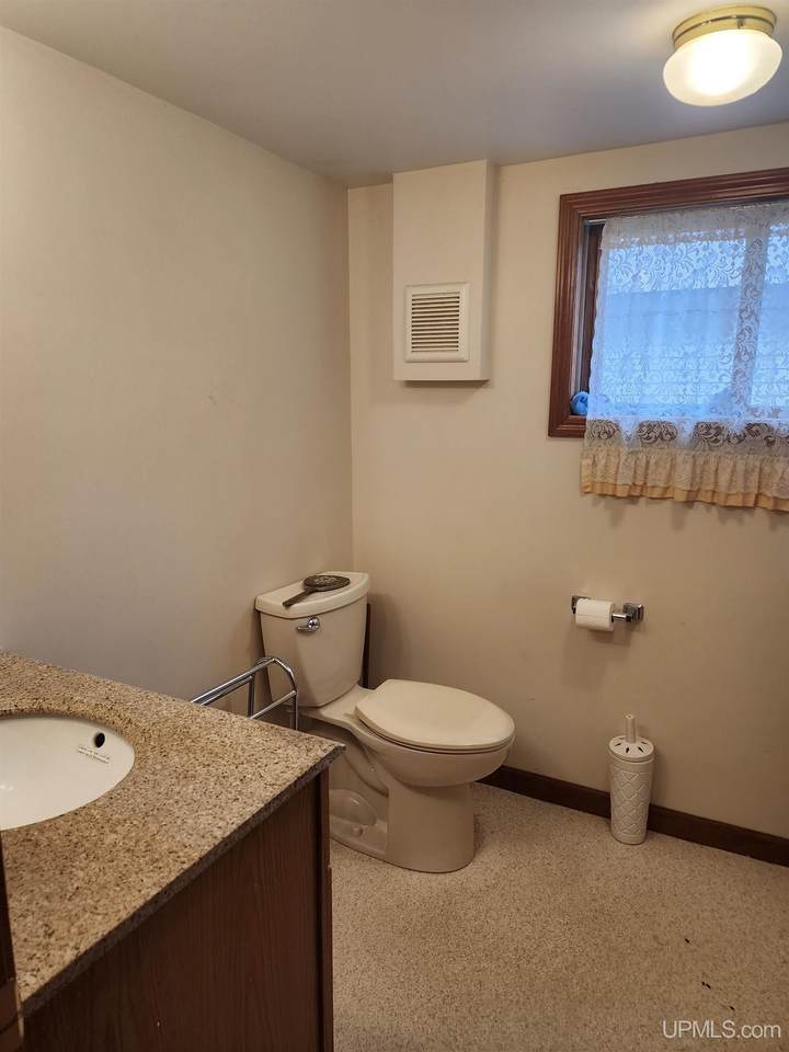 28206 Ninth - Photo 1