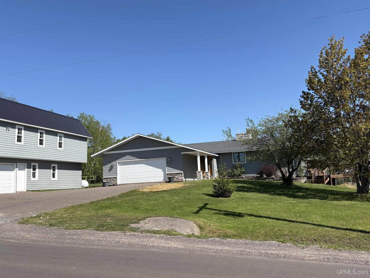 21524 Massie - Photo 1