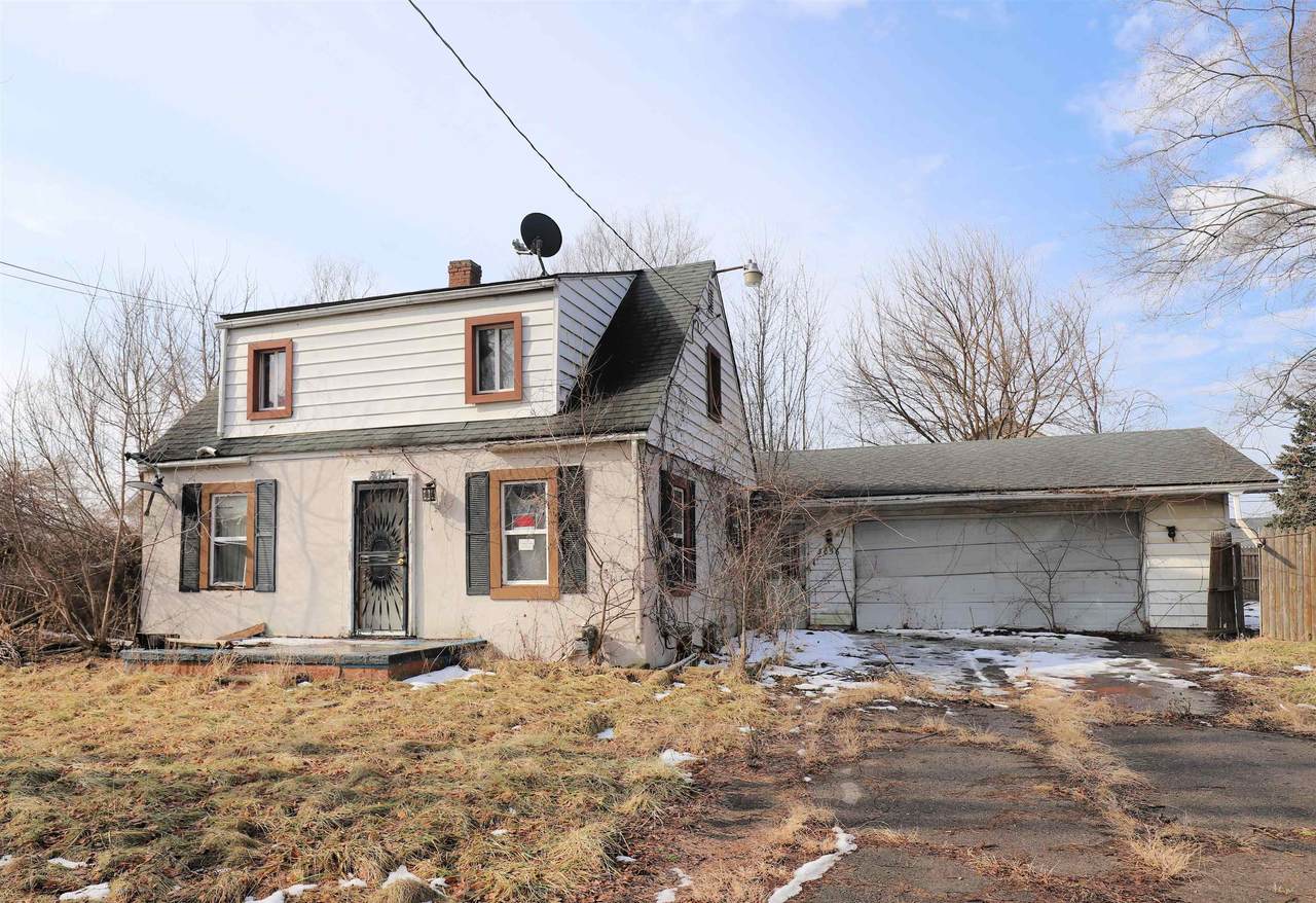 3056 Shaw - Photo 1