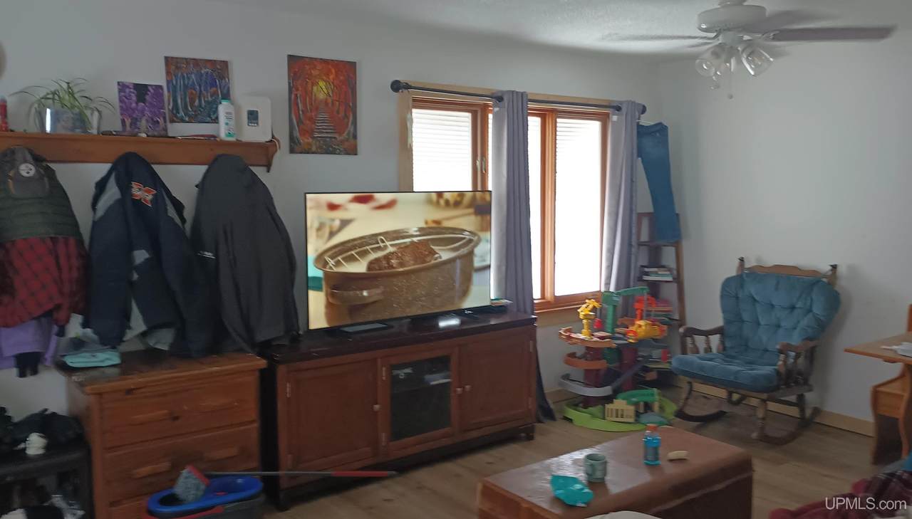 105 Beecher - Photo 1