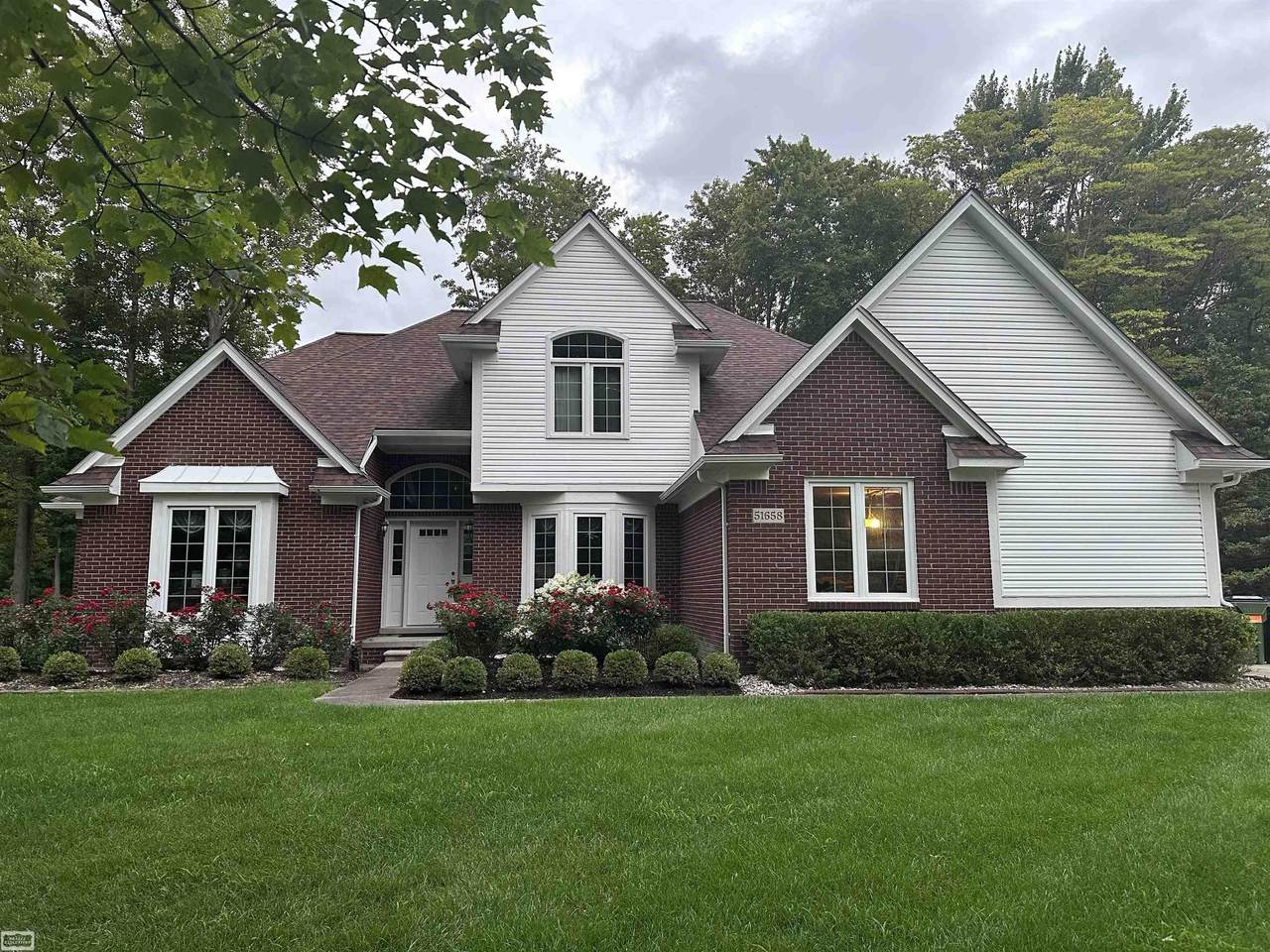 51658 Colonial - Photo 1