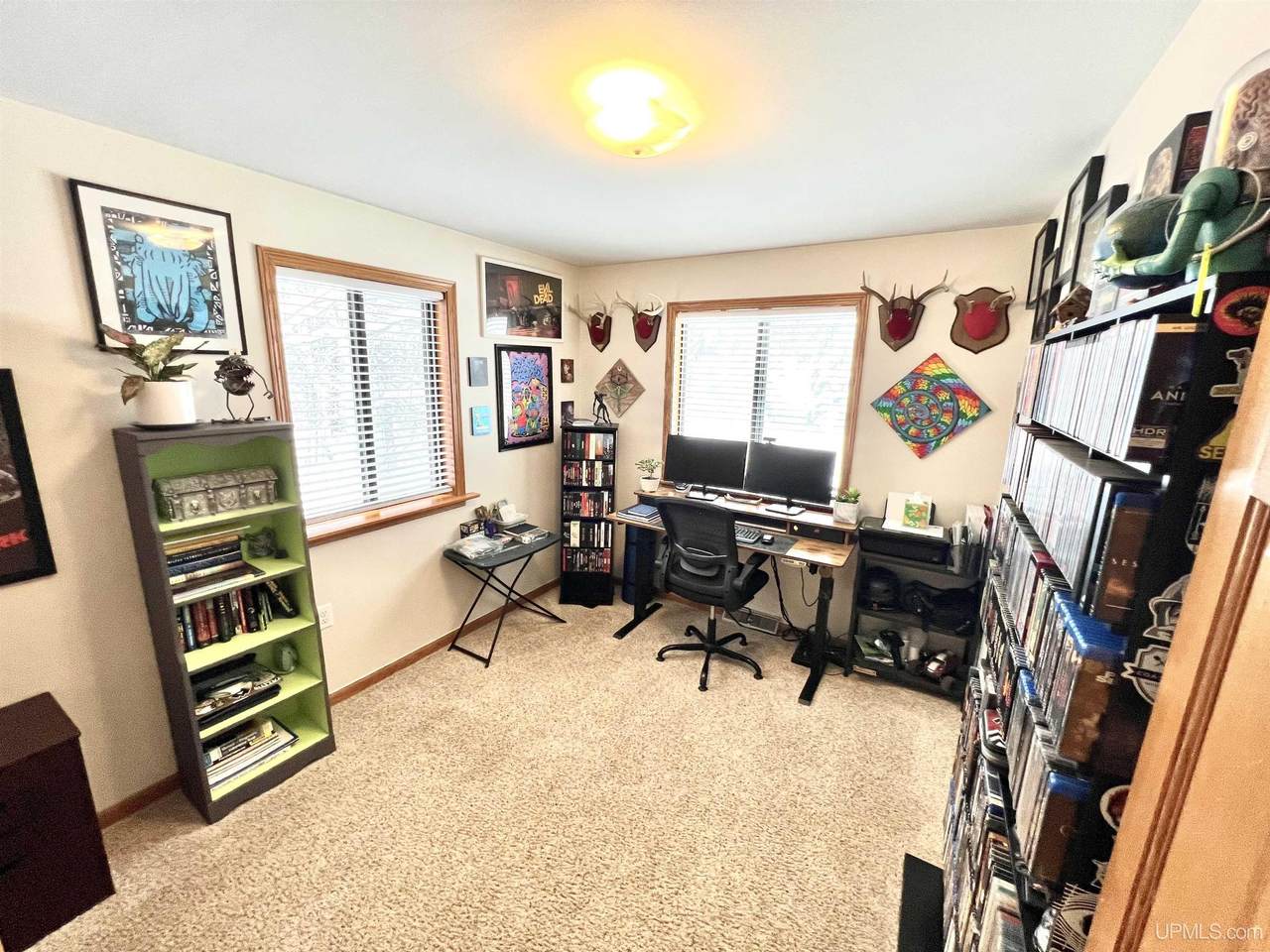 328 Fernwood - Photo 1