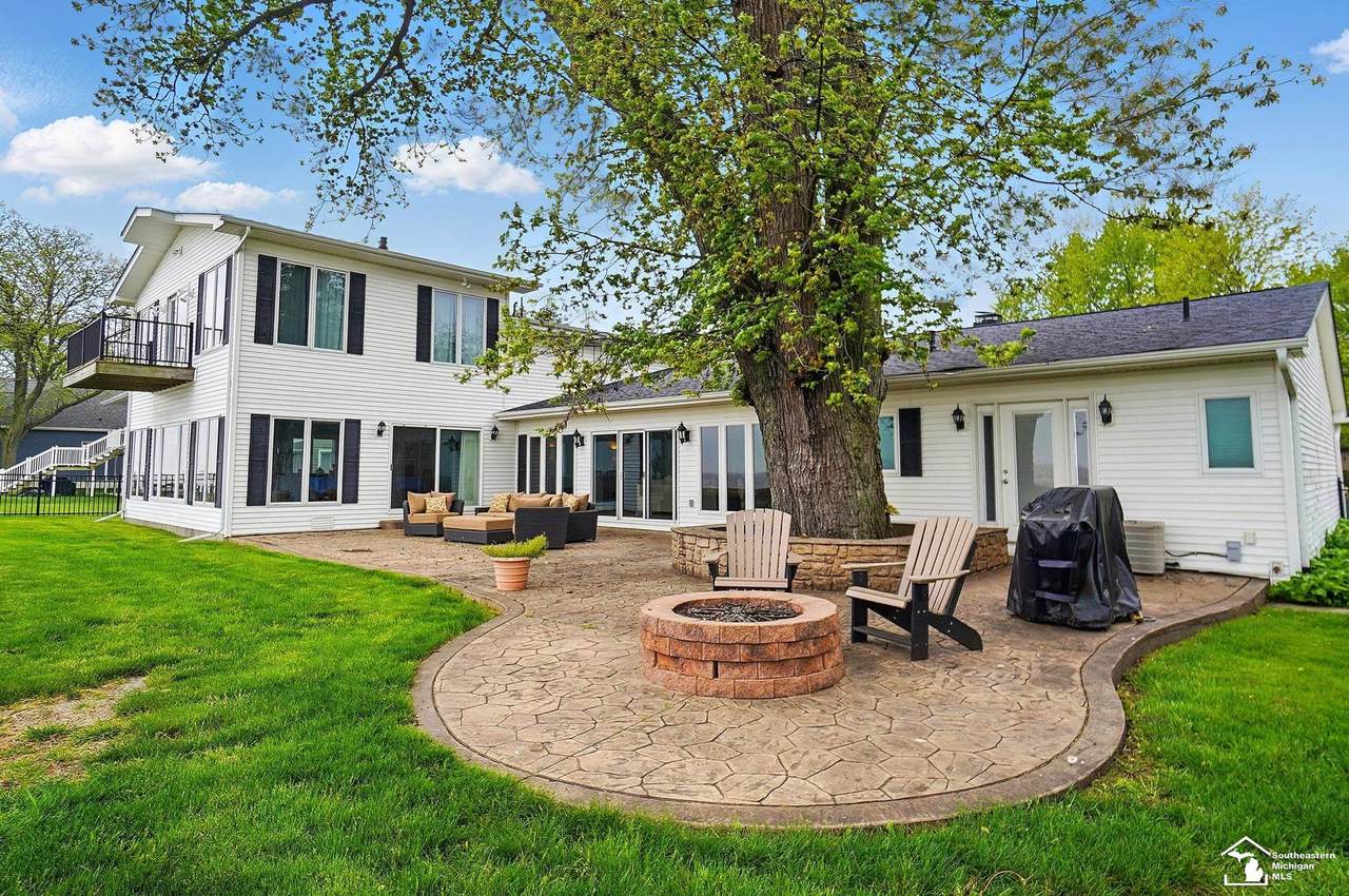 13542 Venetian - Photo 1