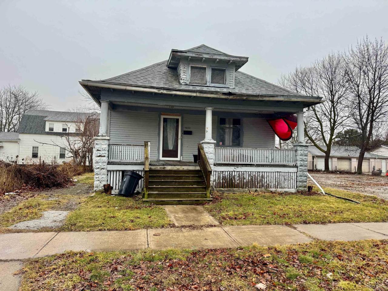 1022 Bond - Photo 1