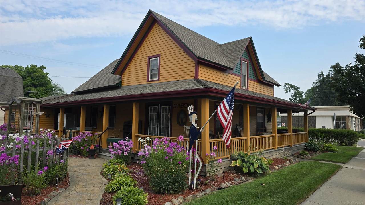 5454 Main - Photo 1
