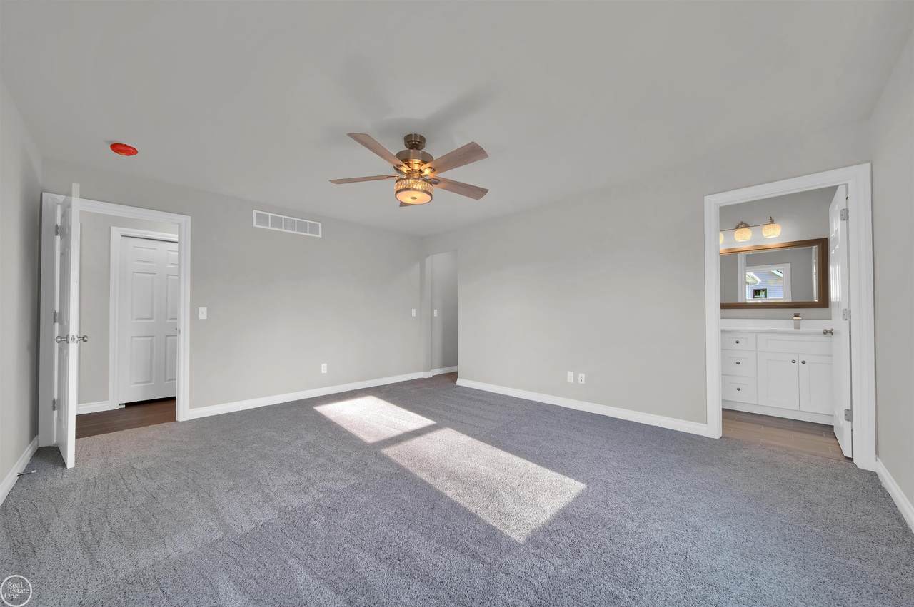211 Carney - Photo 1