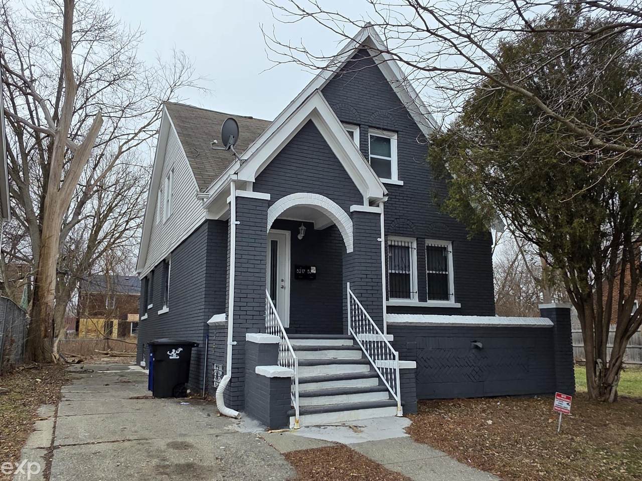 5217 Lakeview - Photo 1