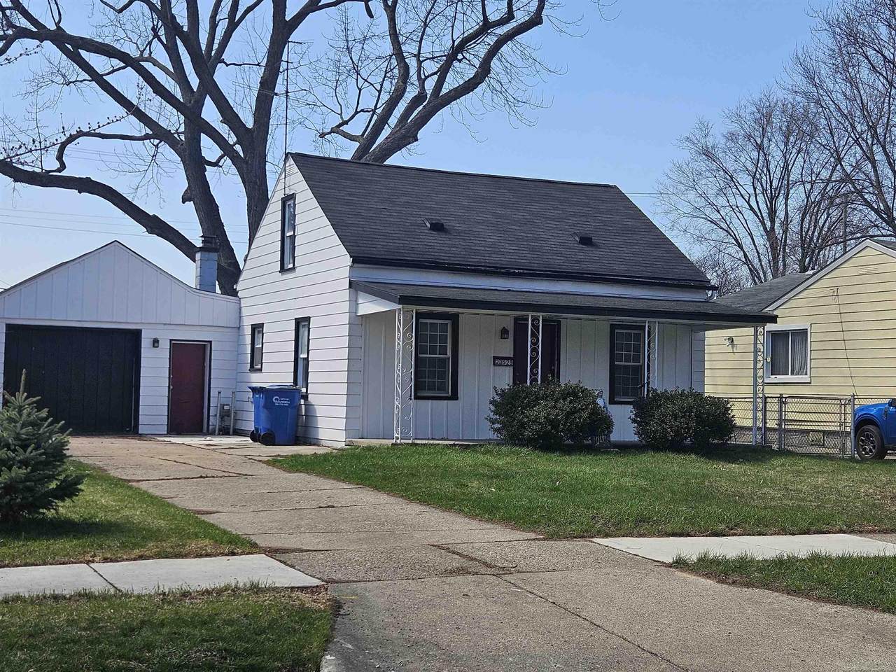 23529 Willard - Photo 1