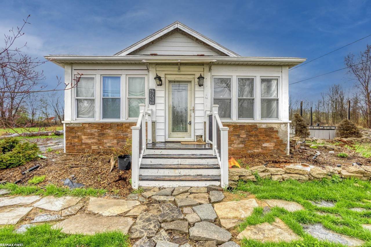 42550 La Croix St - Photo 1
