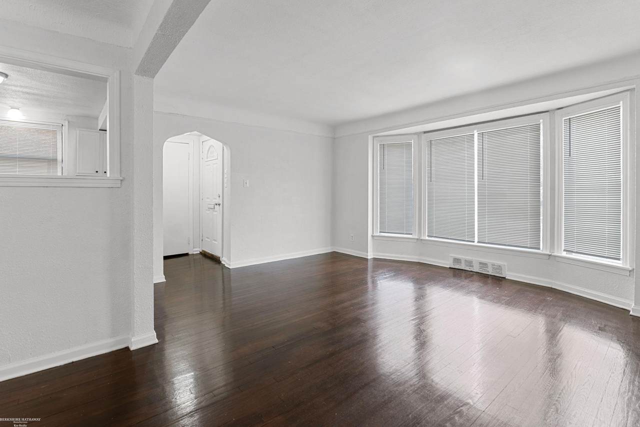 17583 Huntington - Photo 1
