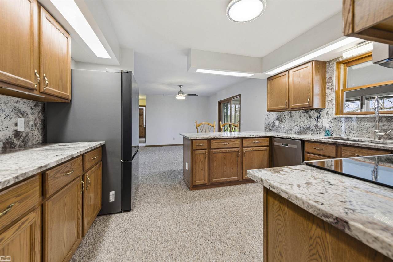 4453 Lone Oak - Photo 1