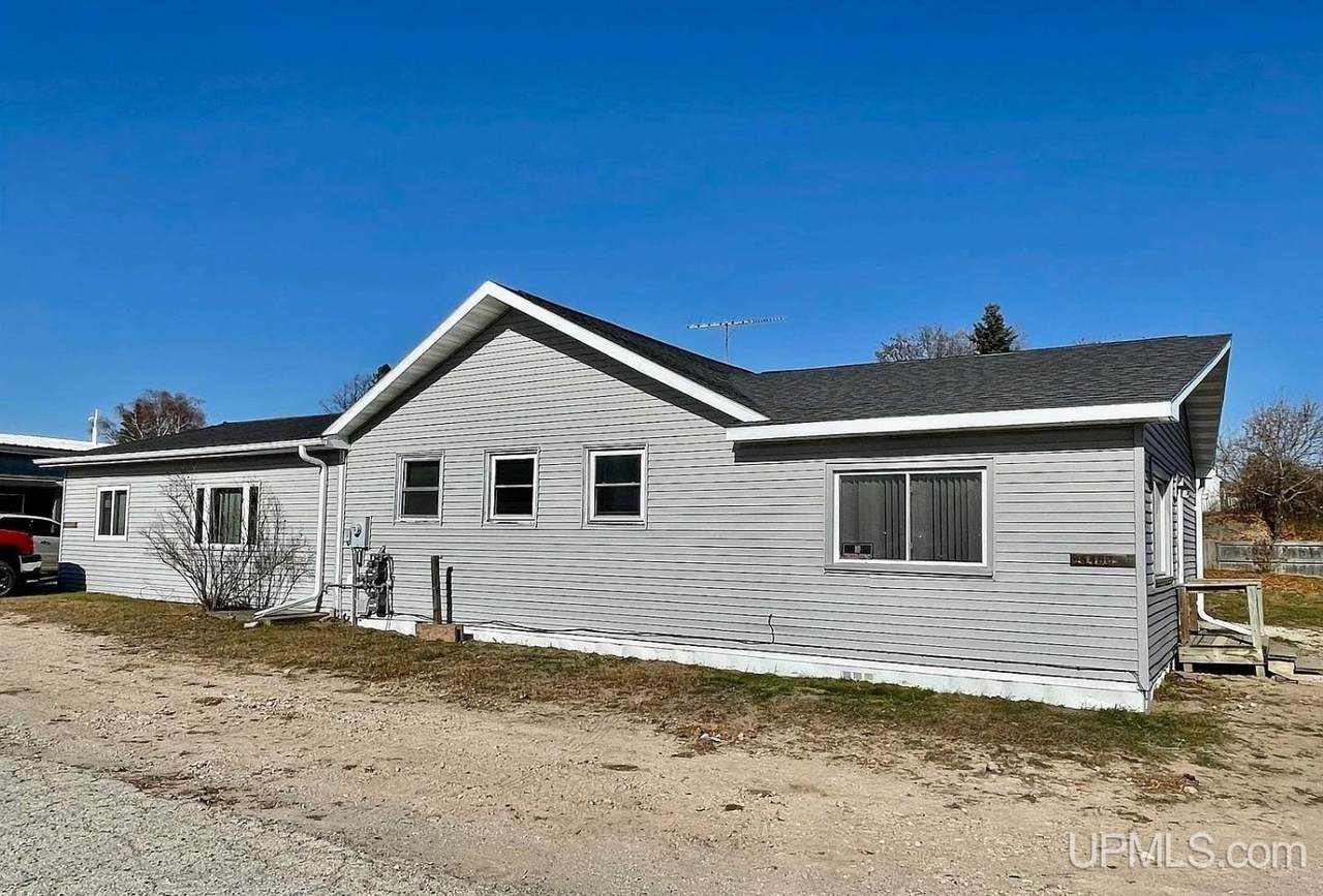5466 Third - Photo 1