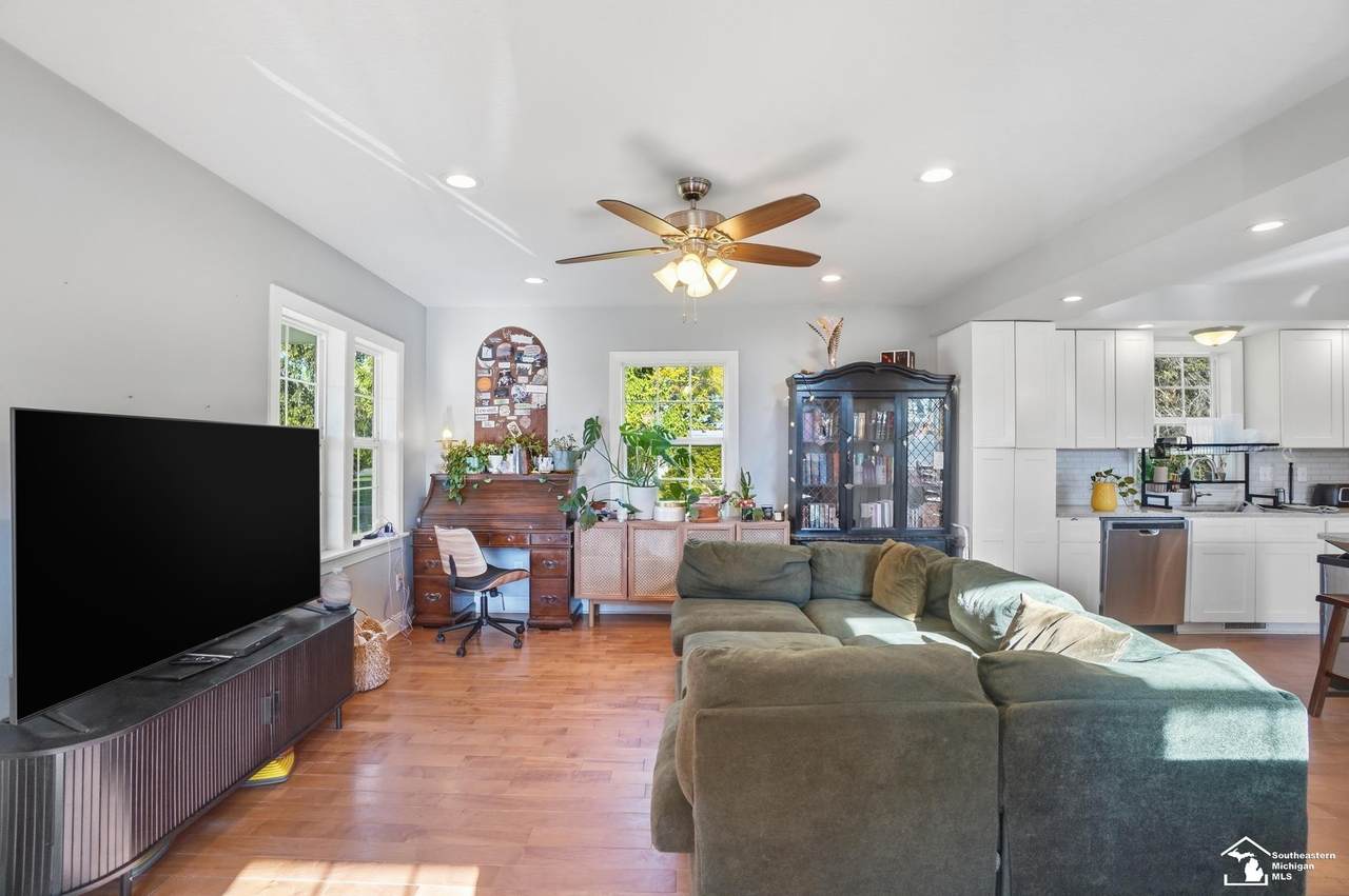 2634 Stewart - Photo 1