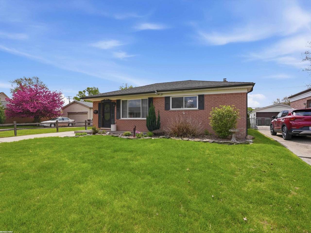 21620 Francis - Photo 1