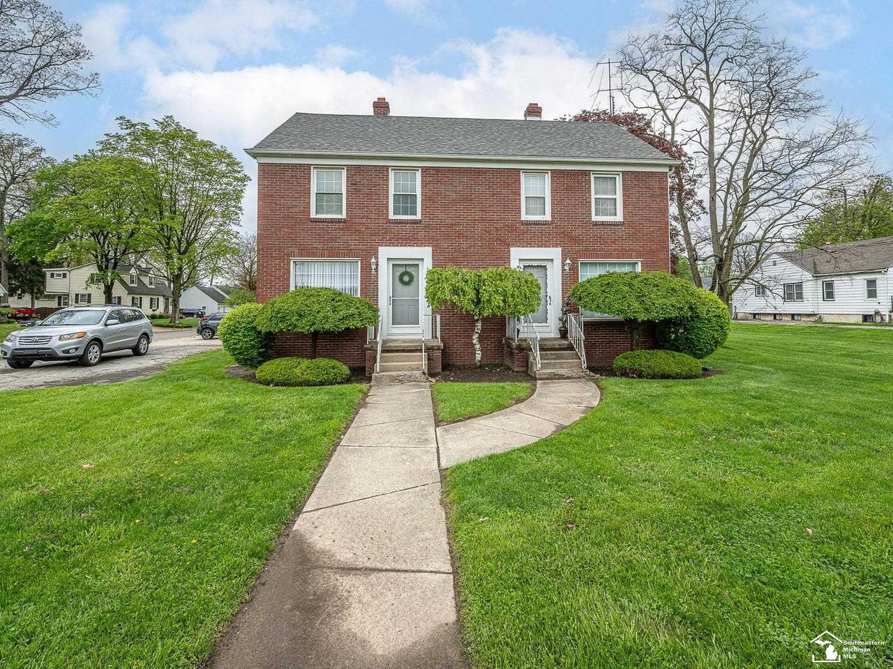 1049/1057 Monroe - Photo 1