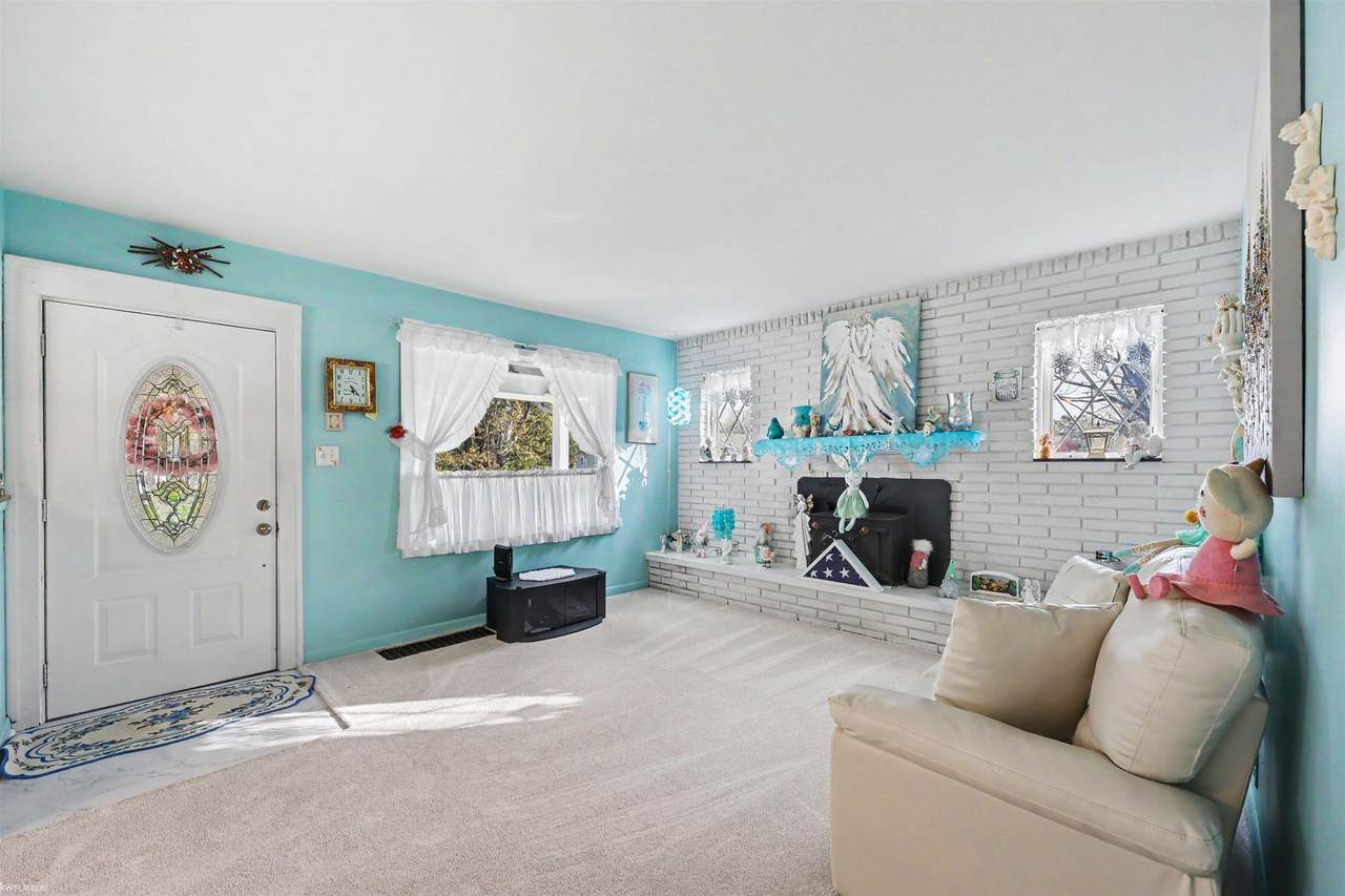 1568 Campau - Photo 1