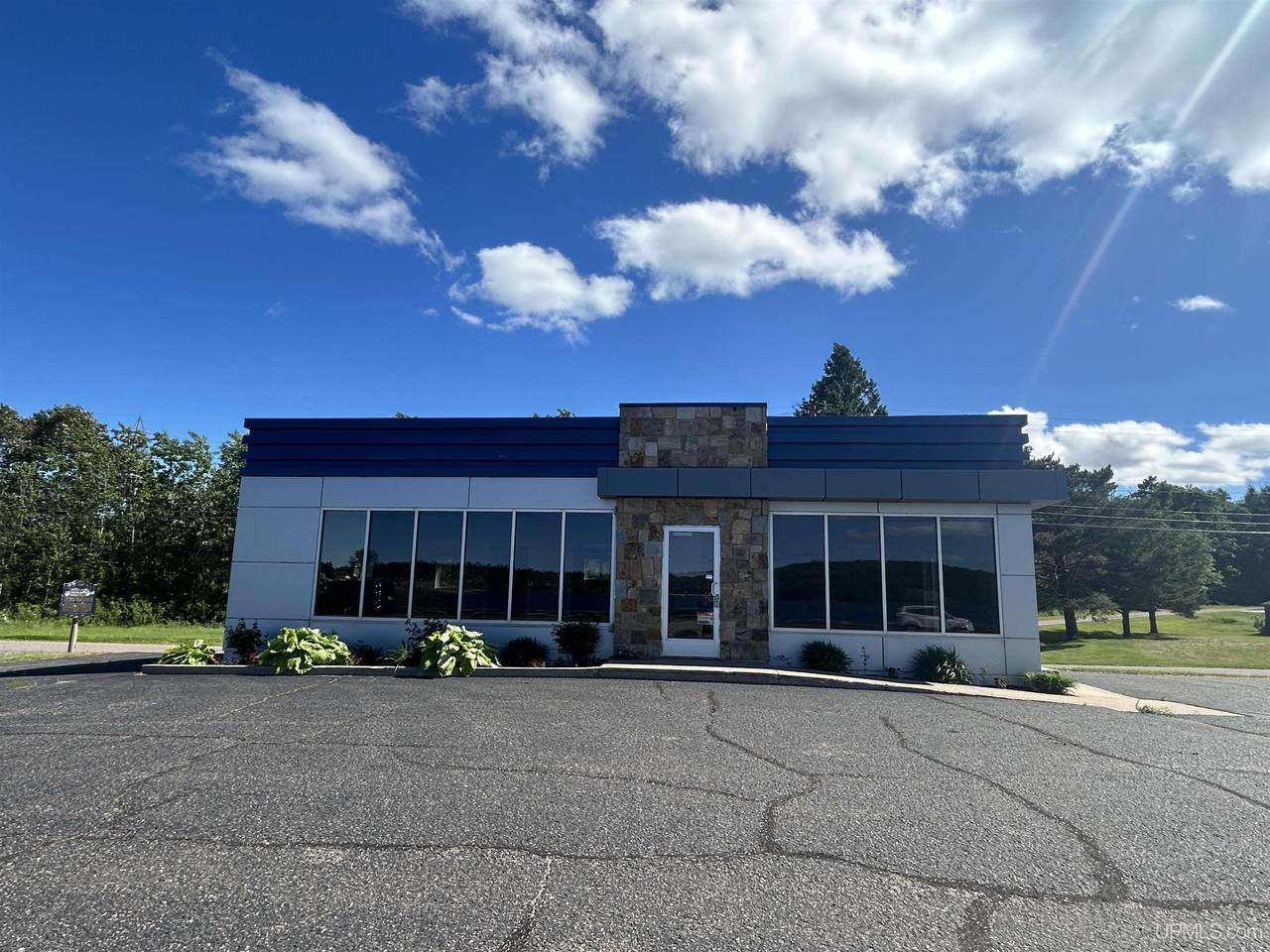 109 Us41 - Photo 1