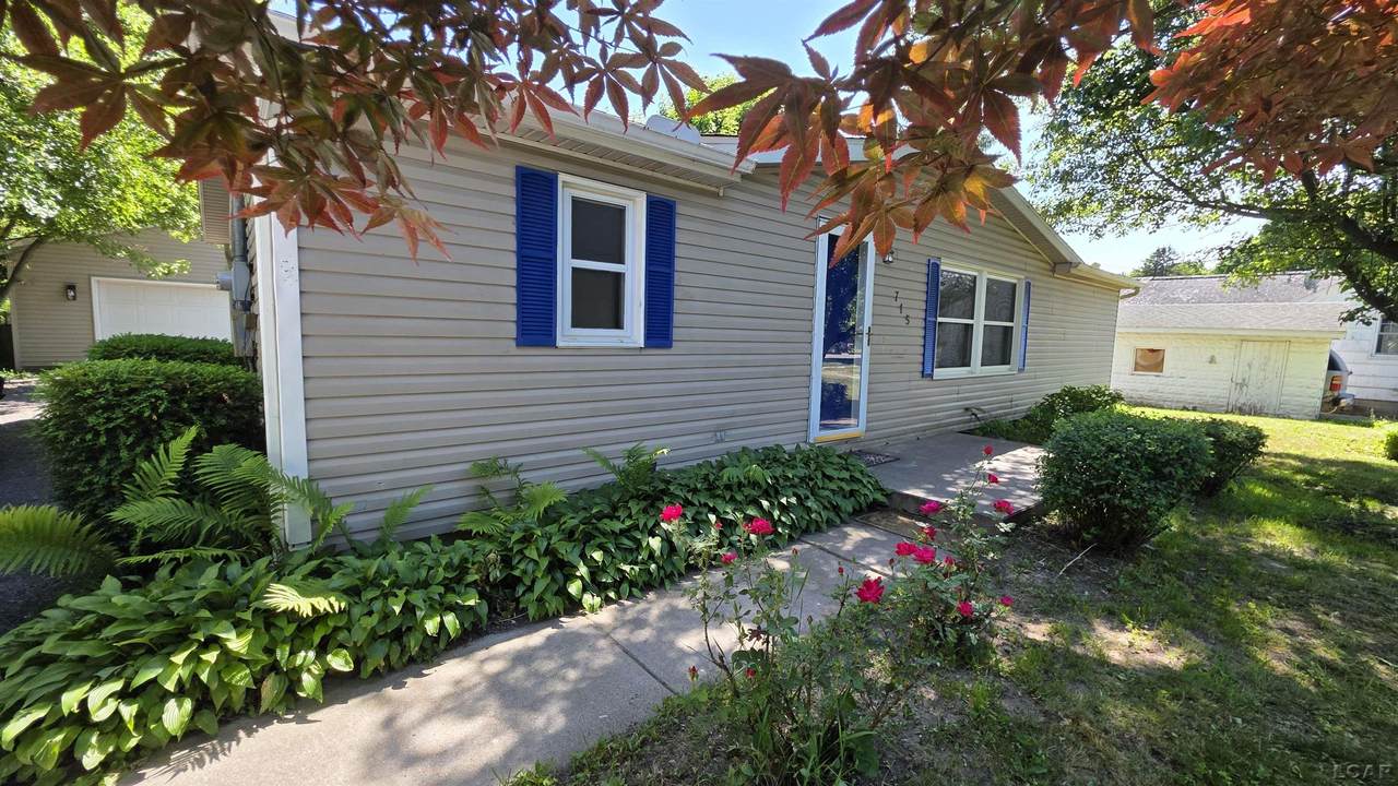 715 Main - Photo 1