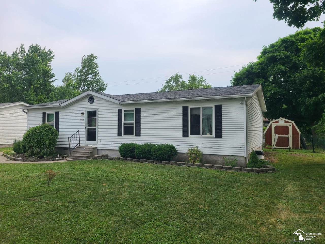 3202 Ferndale - Photo 1