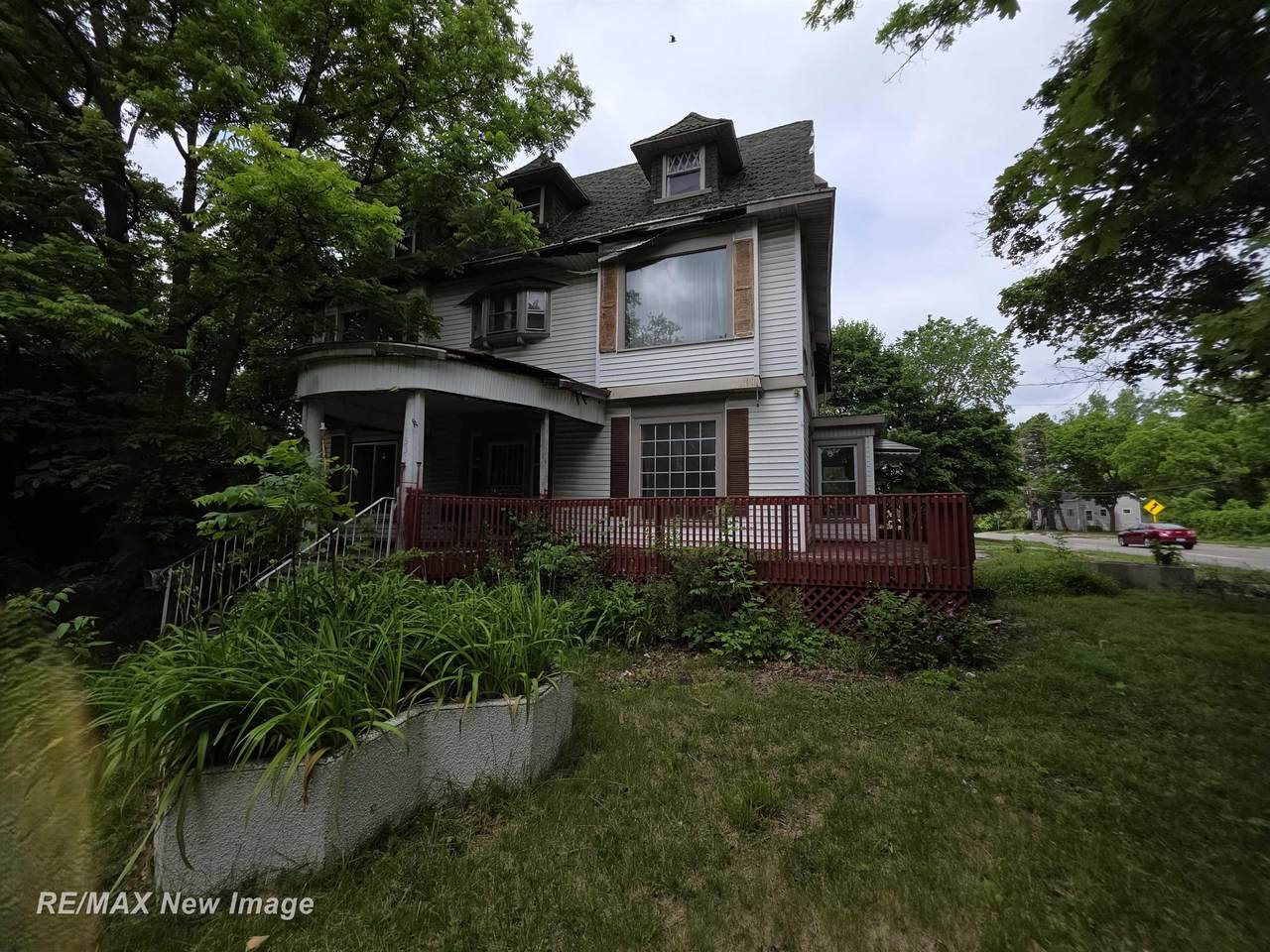 1331 Jefferson - Photo 1