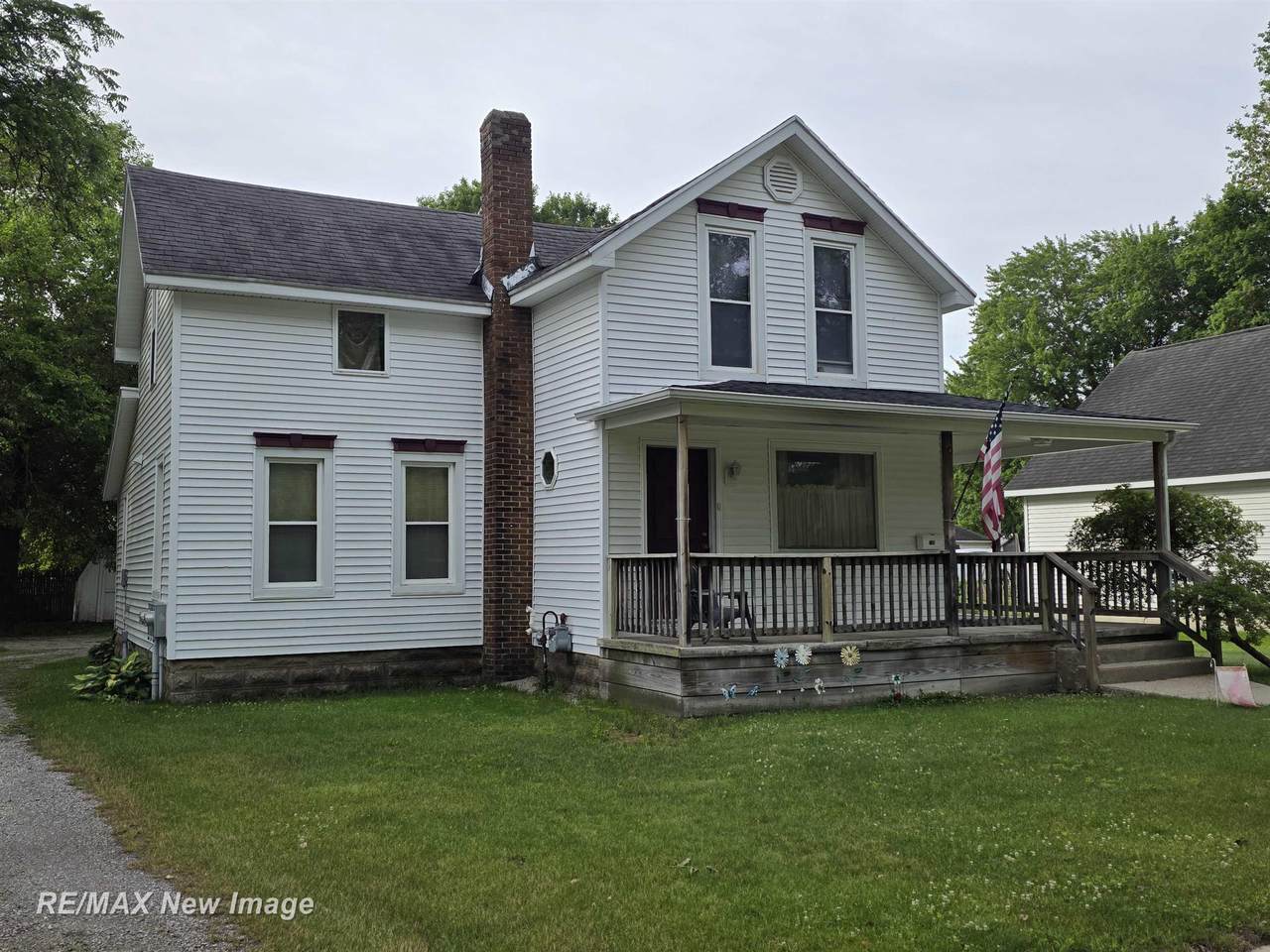 218 Lincoln - Photo 1