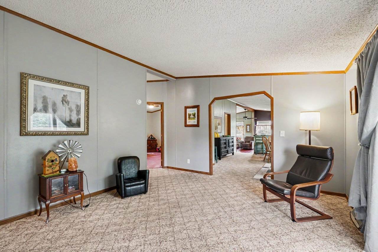 9145 Lydell - Photo 1