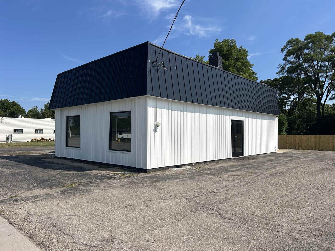 5143 Saginaw - Photo 1