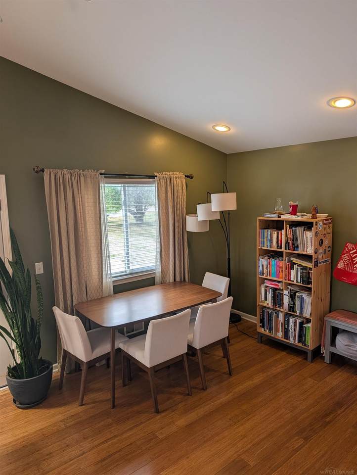 901 Winding - Photo 1