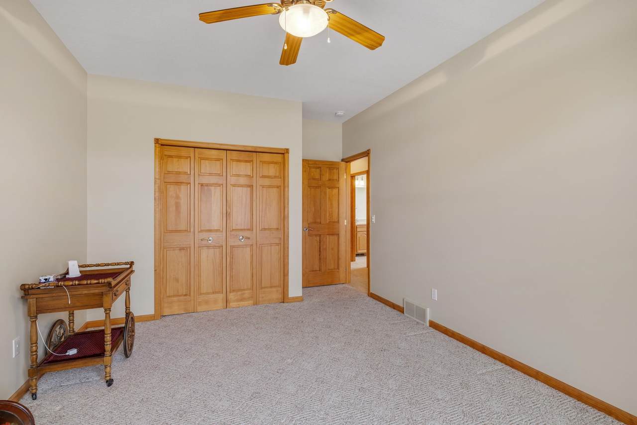 6100 Sunnys Way - Photo 1