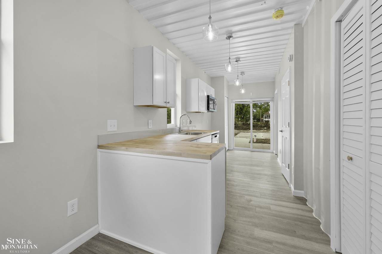 2966 Ashland - Photo 1