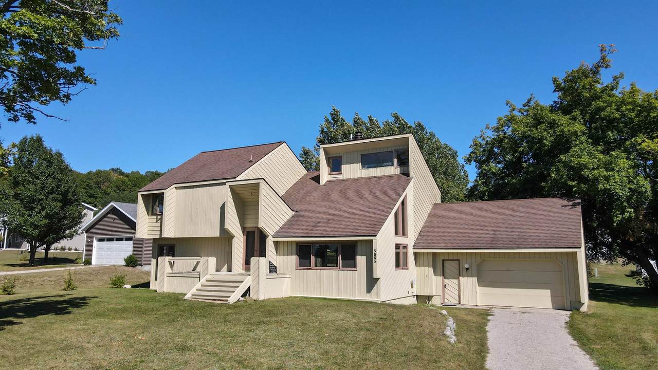 5885 Springvale - Photo 1