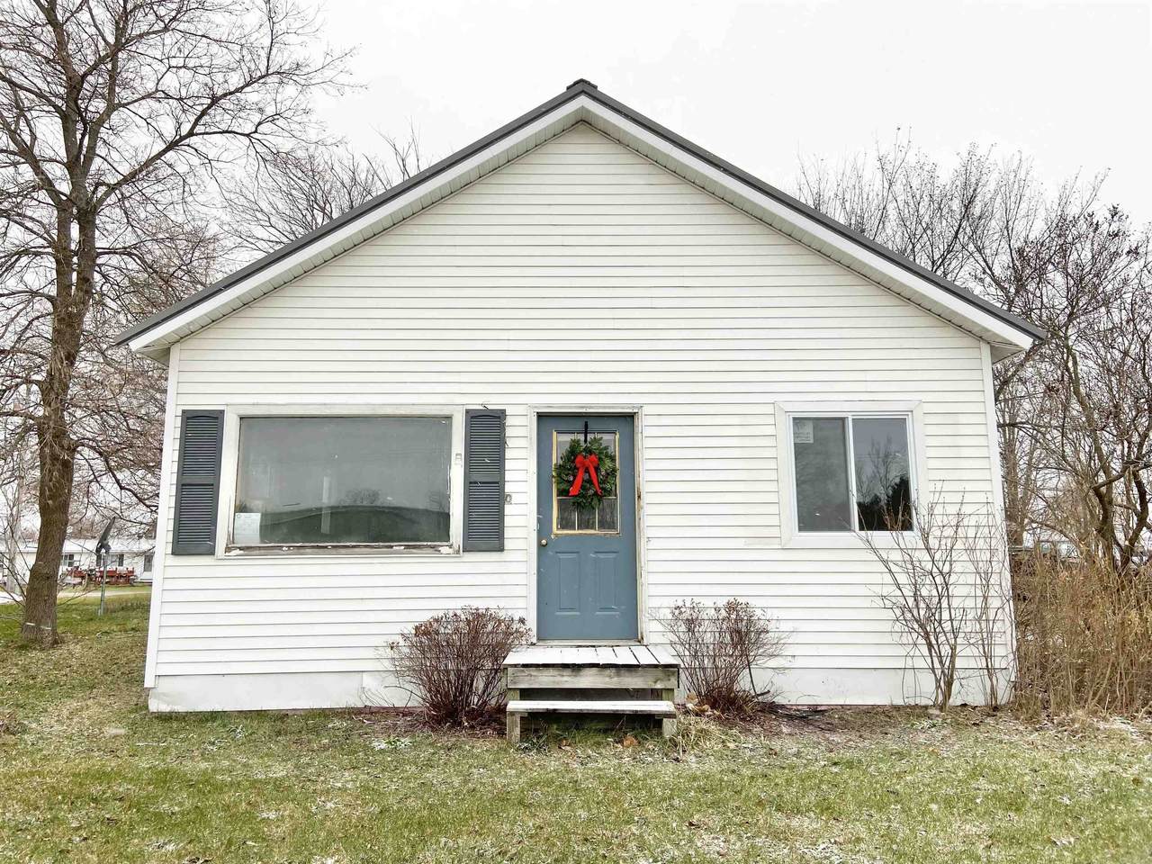 9754 Front Street - Photo 1
