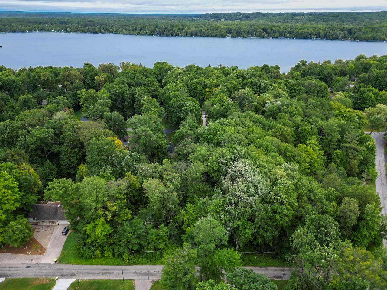 4085 White Birch - Photo 1