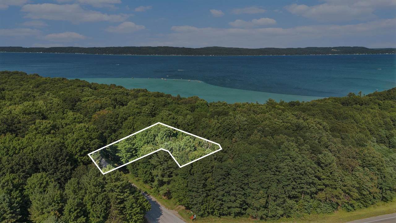 313 Shorewood - Photo 1