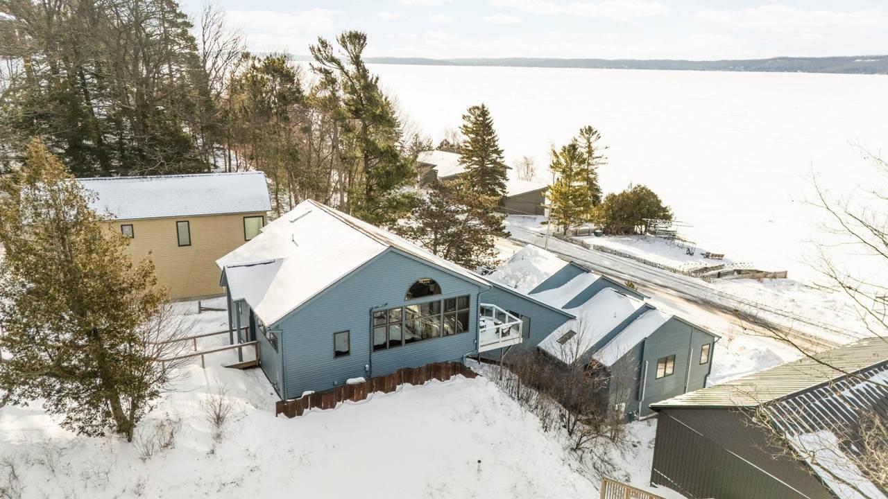 3142 Crystal - Photo 1