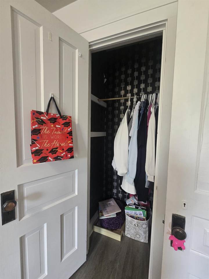 415 Harris - Photo 1