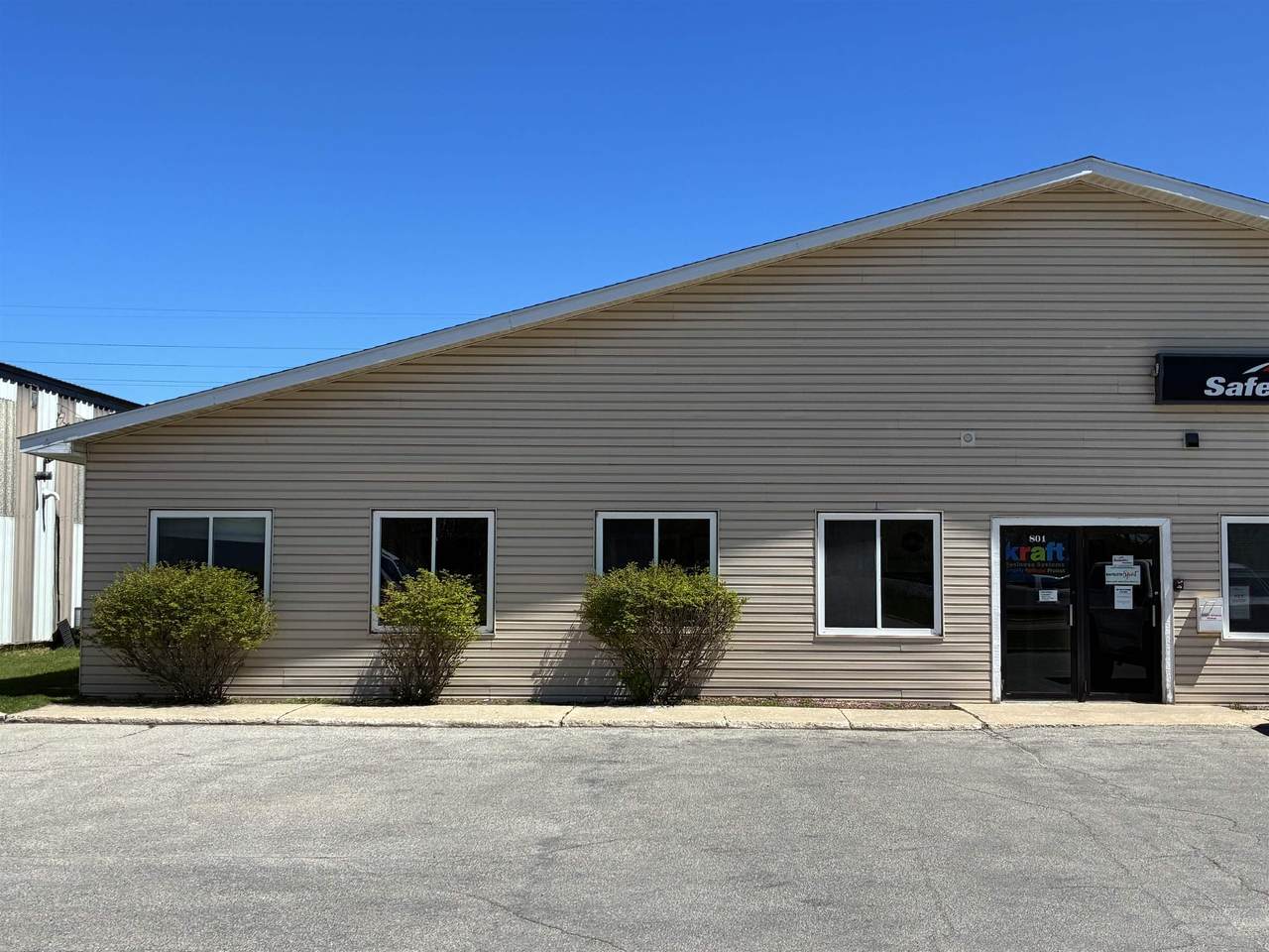801 Woodmere - Photo 1